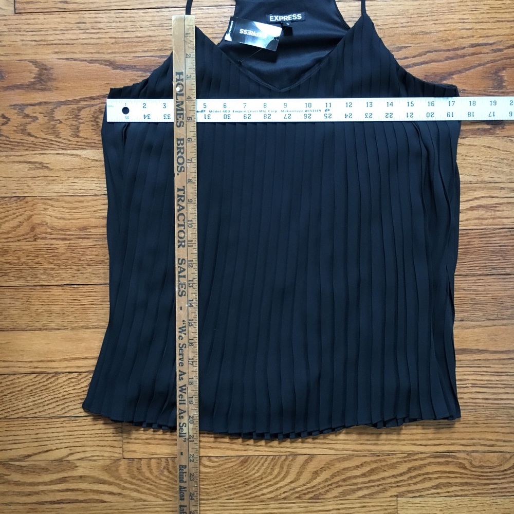 NWT Express Accordion Pleated Black Camisole - Picture 5 of 6